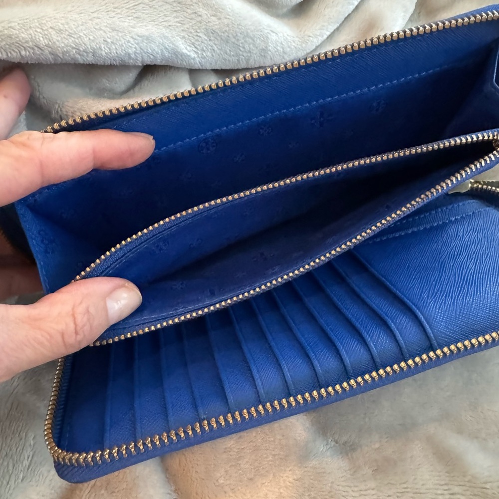 Tory Burch Royal Blue Zip-Around Wallet - Picture 2 of 3